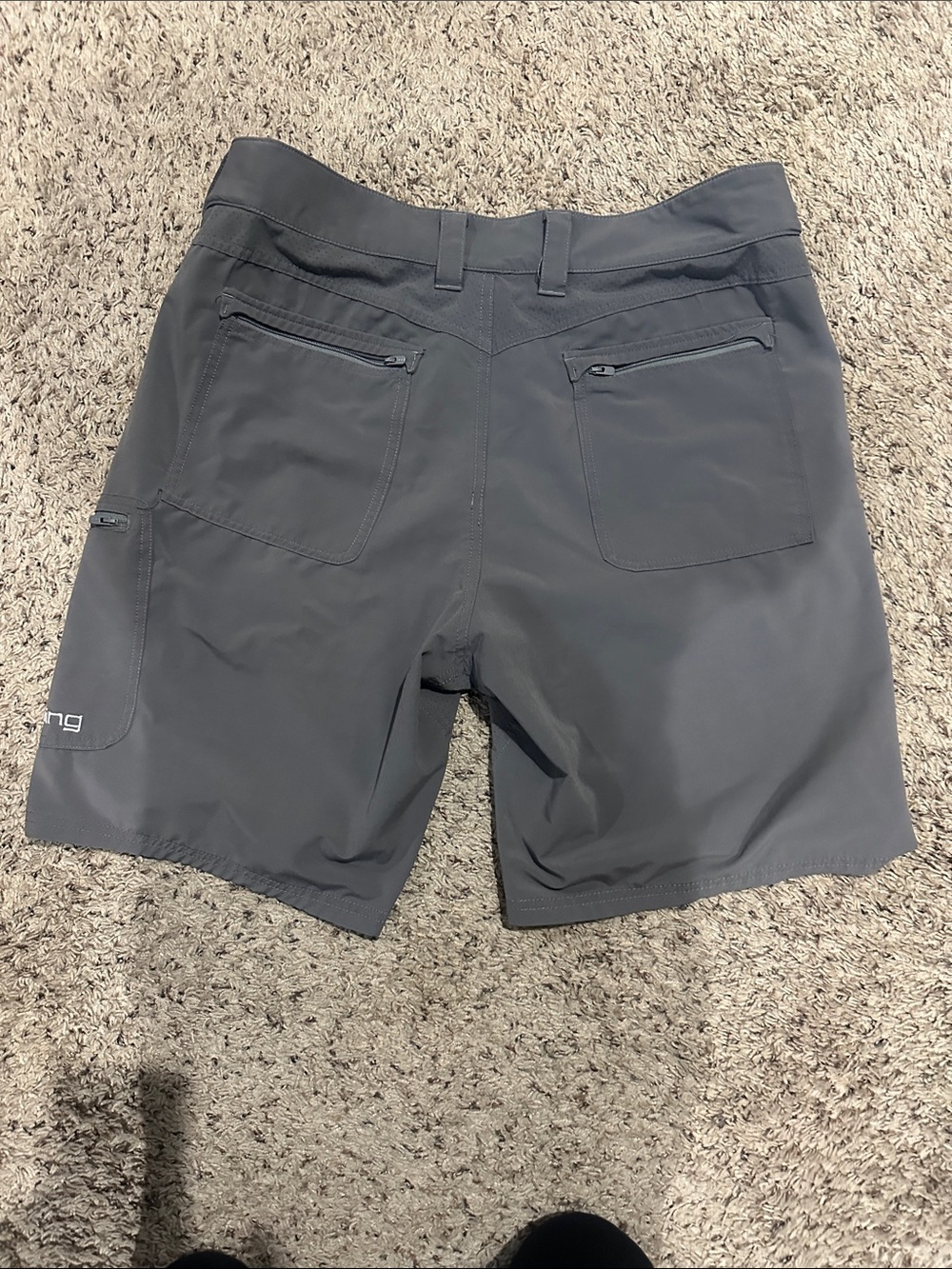 Huk Men’s Dark Gray Fishing Shorts - Picture 4 of 4